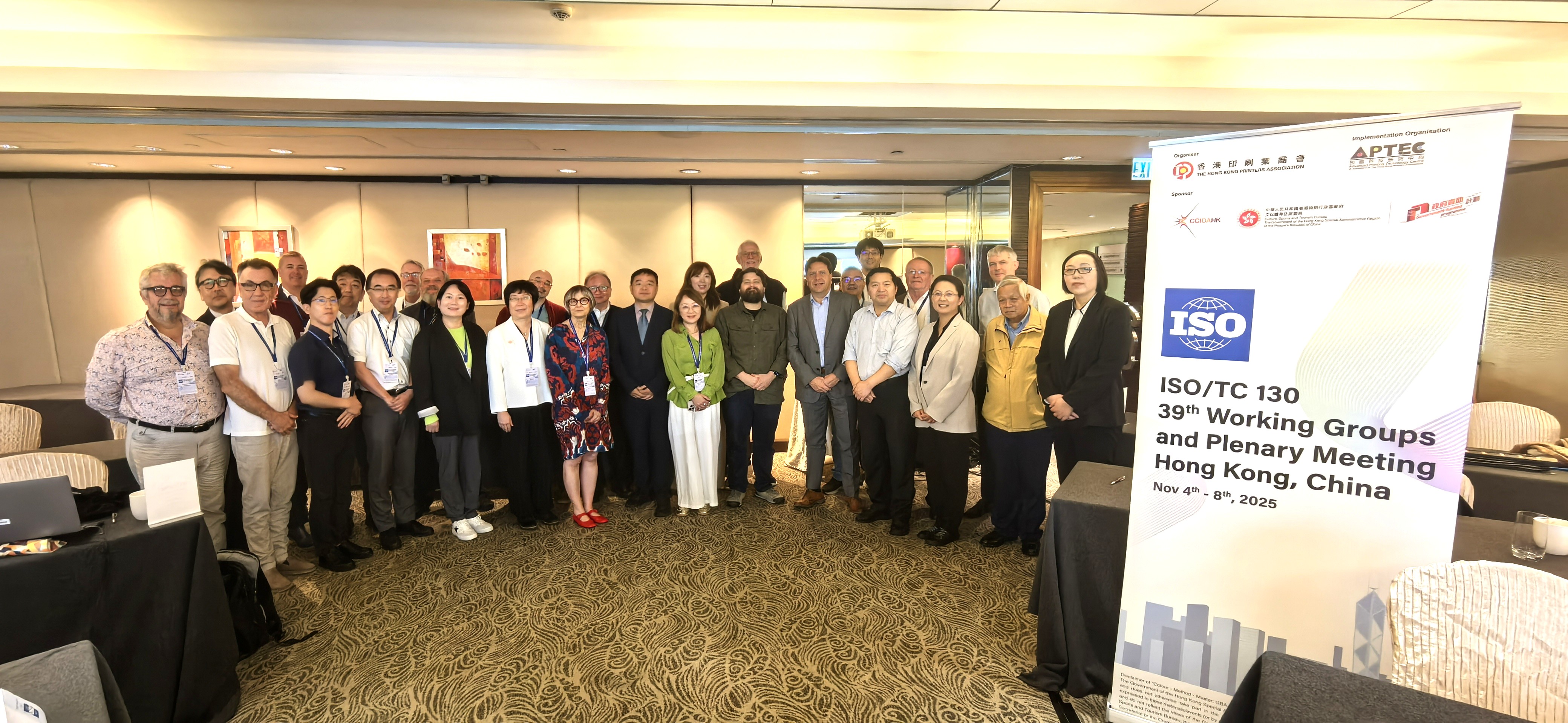 Group photo_plenary-edited